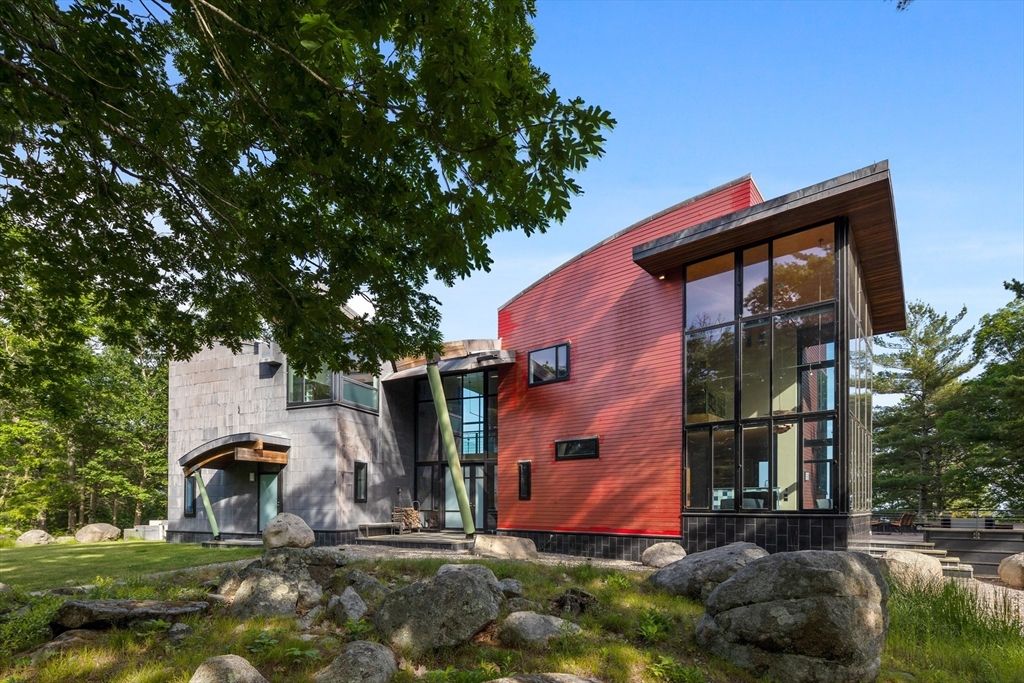 Backyard, Exterior, Facade, Modern