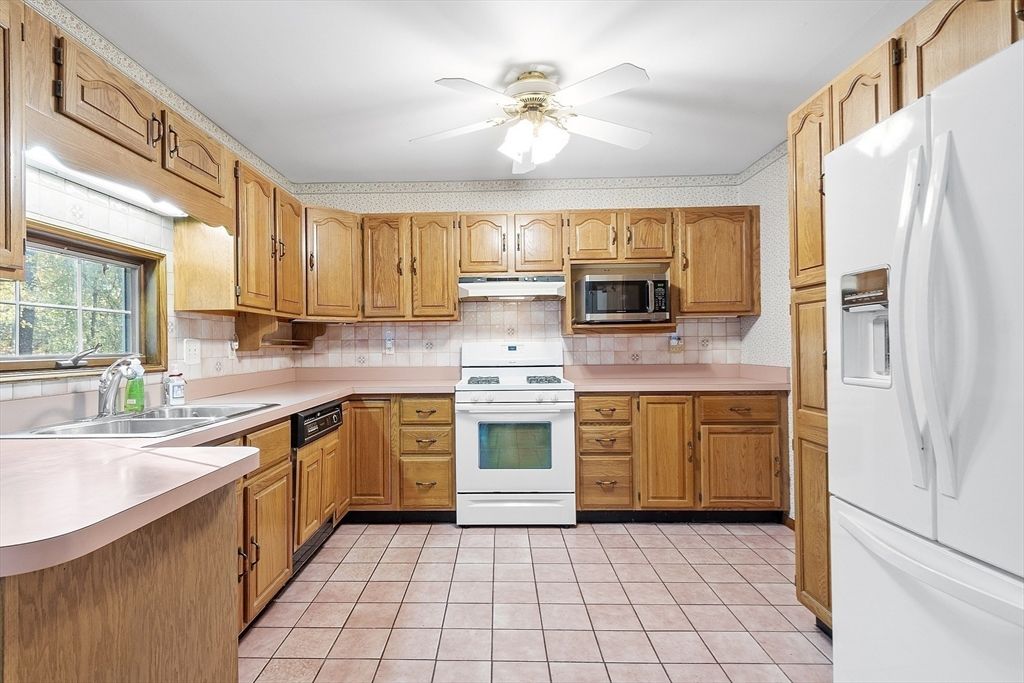 Interior, Kitchen, Tile Countertops
