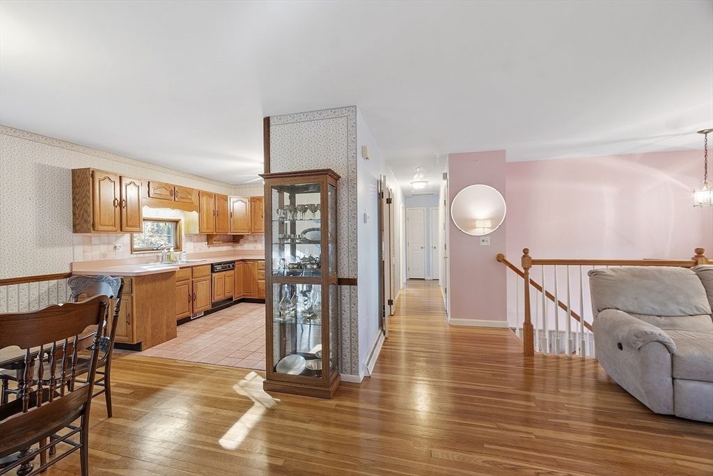 Interior, Kitchen, Pendant Lights, Wood Texture Flooring