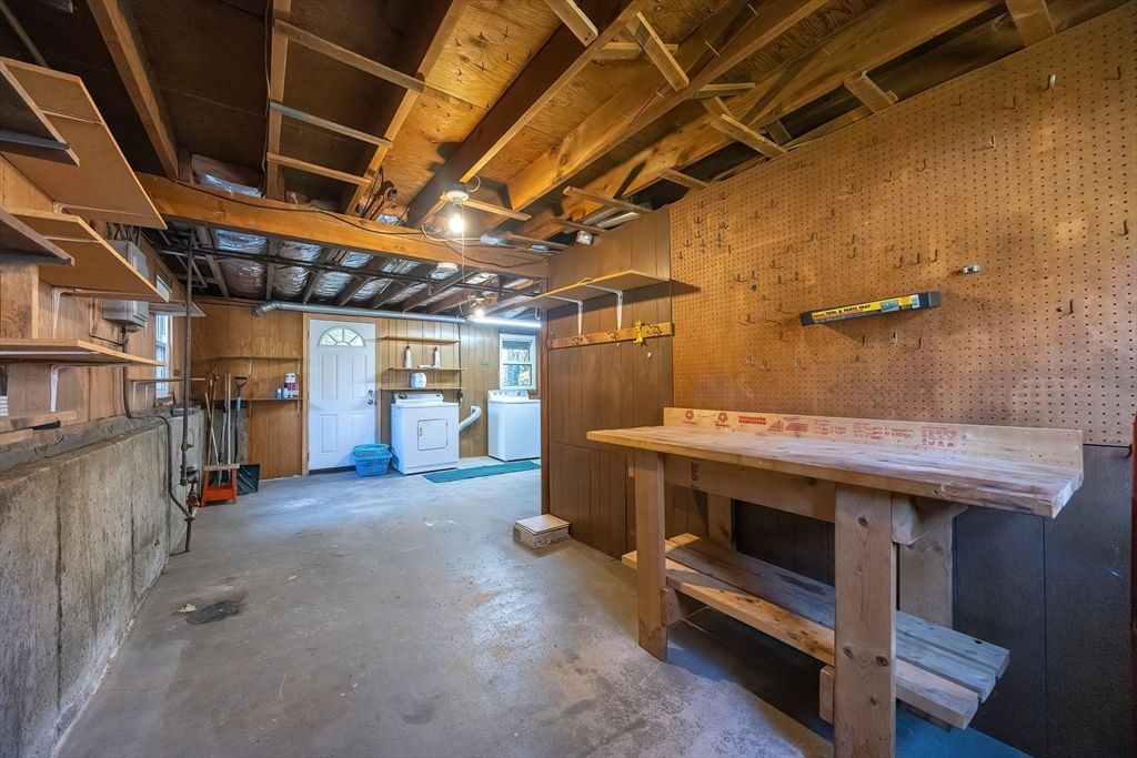 Interior, Washer, Wooden Beams, Wooden Ceilings, Wooden Walls