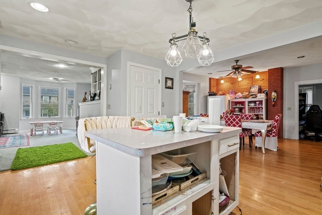 Dining room, Interior, Pendant Lights, Recessed Lighting, Stone Walls, Wood Texture Flooring