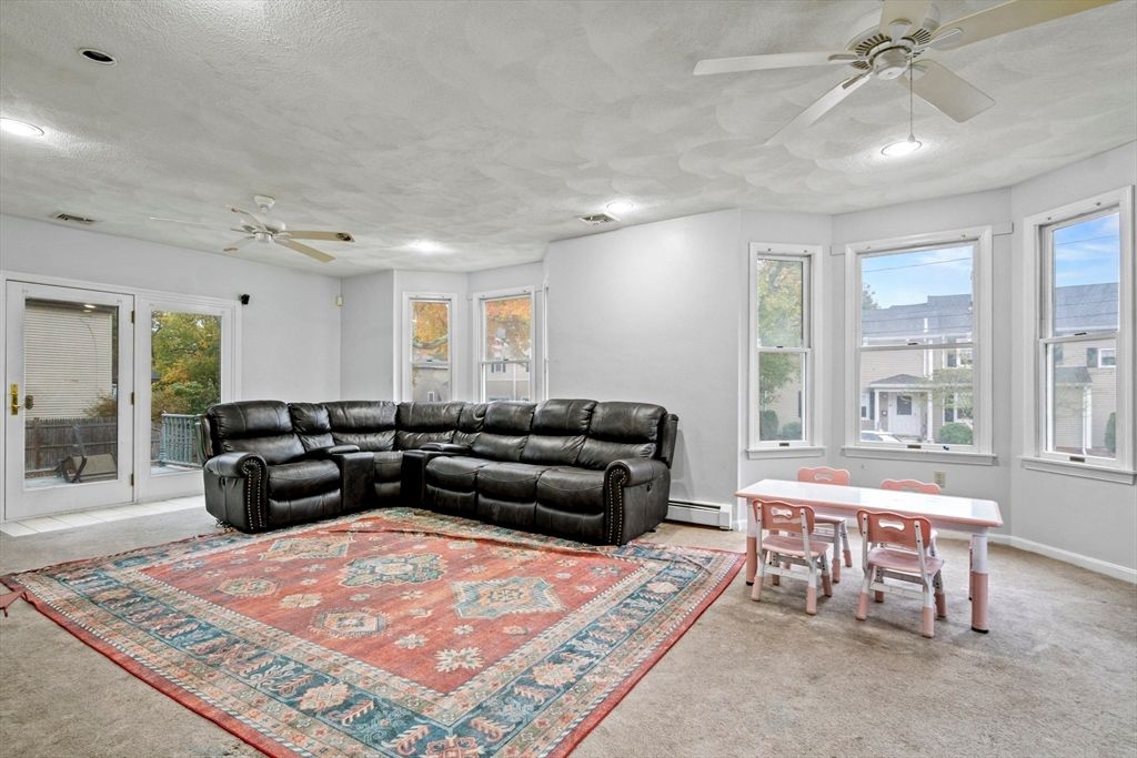 Dining room, Interior, Living room, Recessed Lighting
