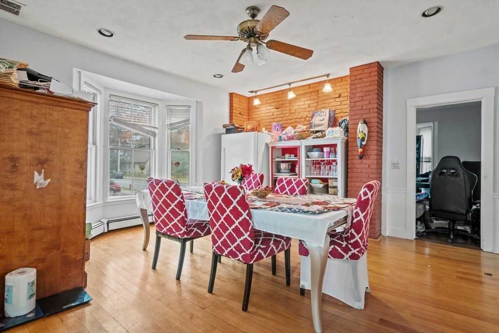 Dining room, Interior, Recessed Lighting, Stone Walls, Wood Texture Flooring