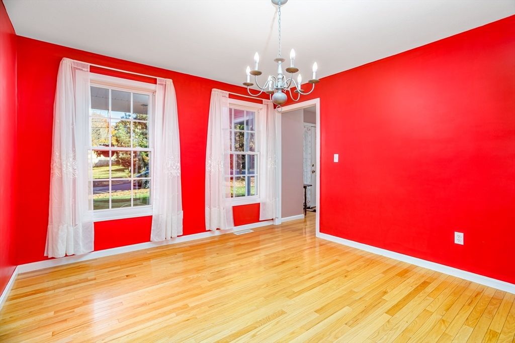 Chandelier, Empty room, Interior, Wood Texture Flooring