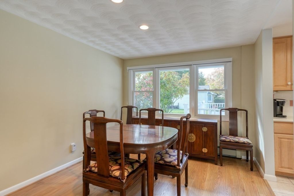 Dining room, Interior, Recessed Lighting, Wood Texture Flooring