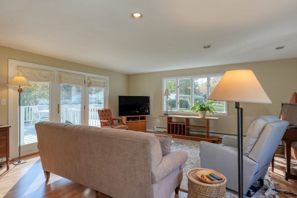 Home Office, Interior, Living room, Recessed Lighting, Wood Texture Flooring