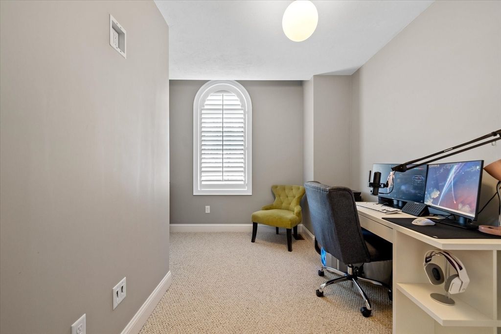 Home Office, Interior