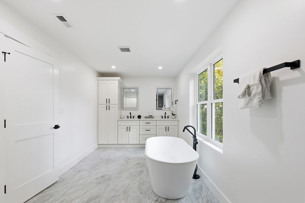 Bathroom, Dual Sink Vanities, Free Standing Baths, Interior, Marble, Recessed Lighting