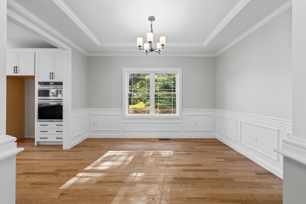 Chandelier, Empty room, Interior, Kitchen, Wood Texture Flooring