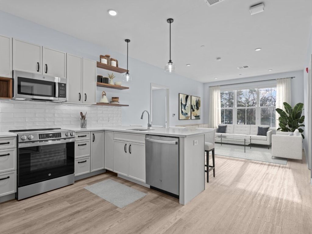 Interior, Kitchen, Living room, Pendant Lights, Recessed Lighting, Stainless Steel Appliances, Wood Texture Flooring