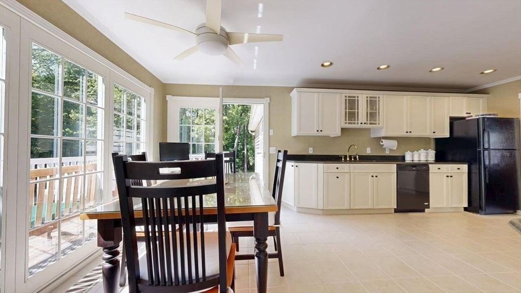 Dining room, Interior, Kitchen, Recessed Lighting