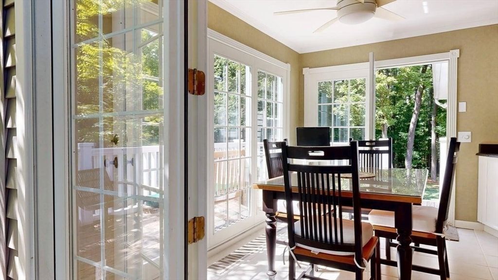 Dining room, Interior