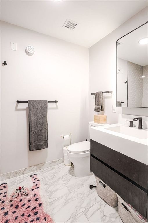 Bathroom, Interior, Marble, Recessed Lighting