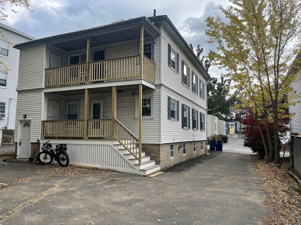 Exterior, Facade, Queen Anne Victorian