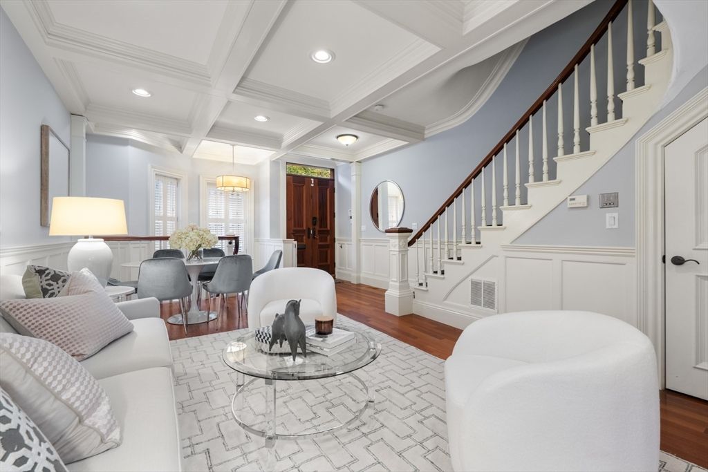 Dining room, Interior, Living room, Recessed Lighting, Wood Texture Flooring