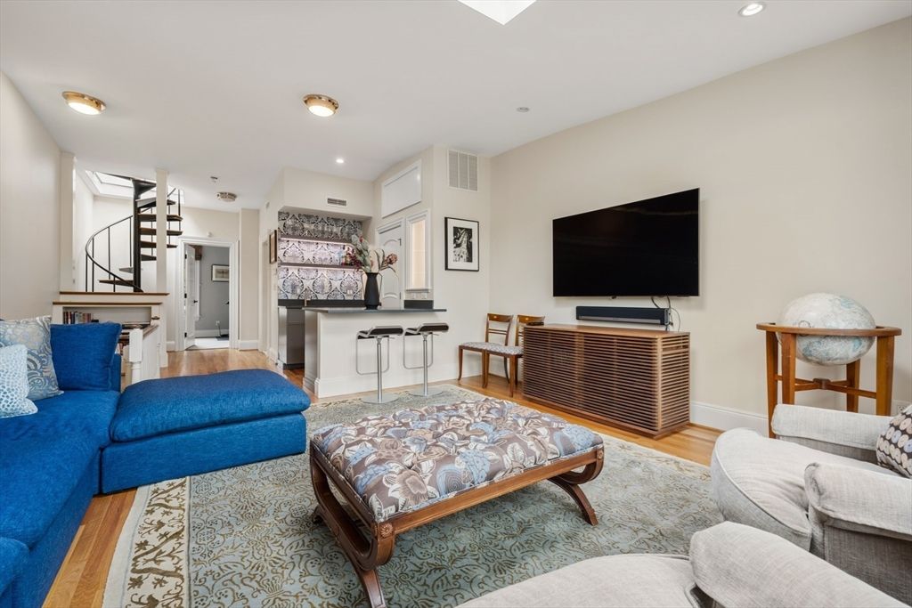 Interior, Kitchen, Living room, Recessed Lighting, Wood Texture Flooring