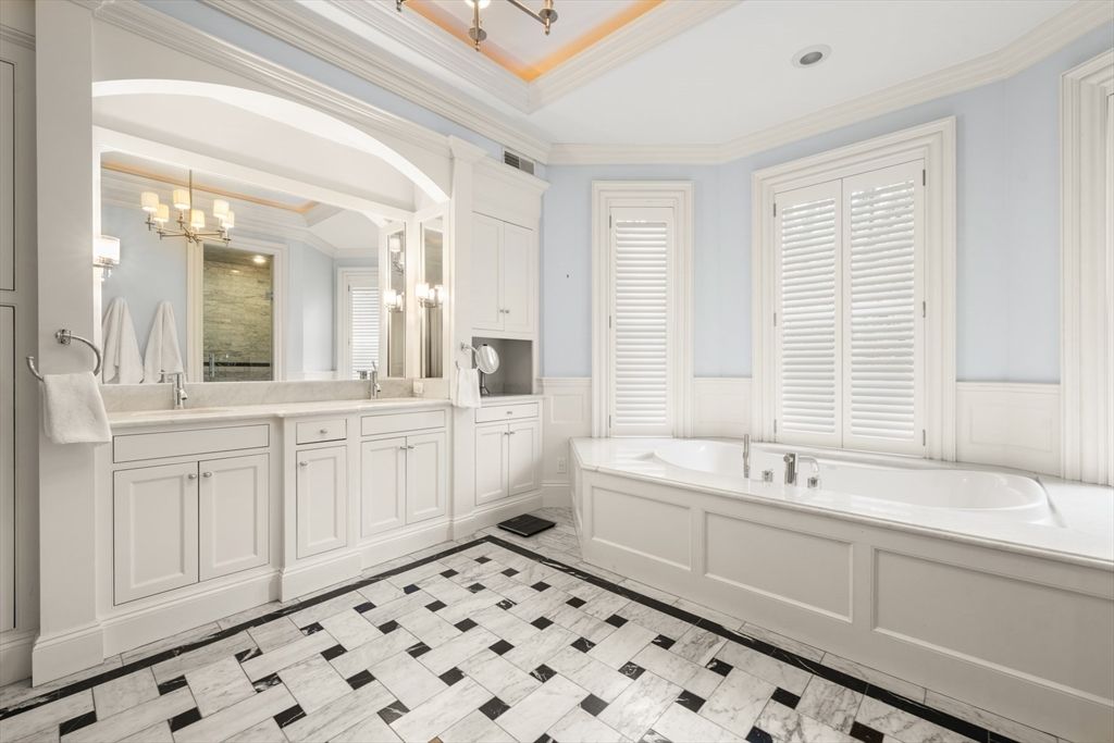 Bathroom, Dual Sink Vanities, Interior, Recessed Lighting