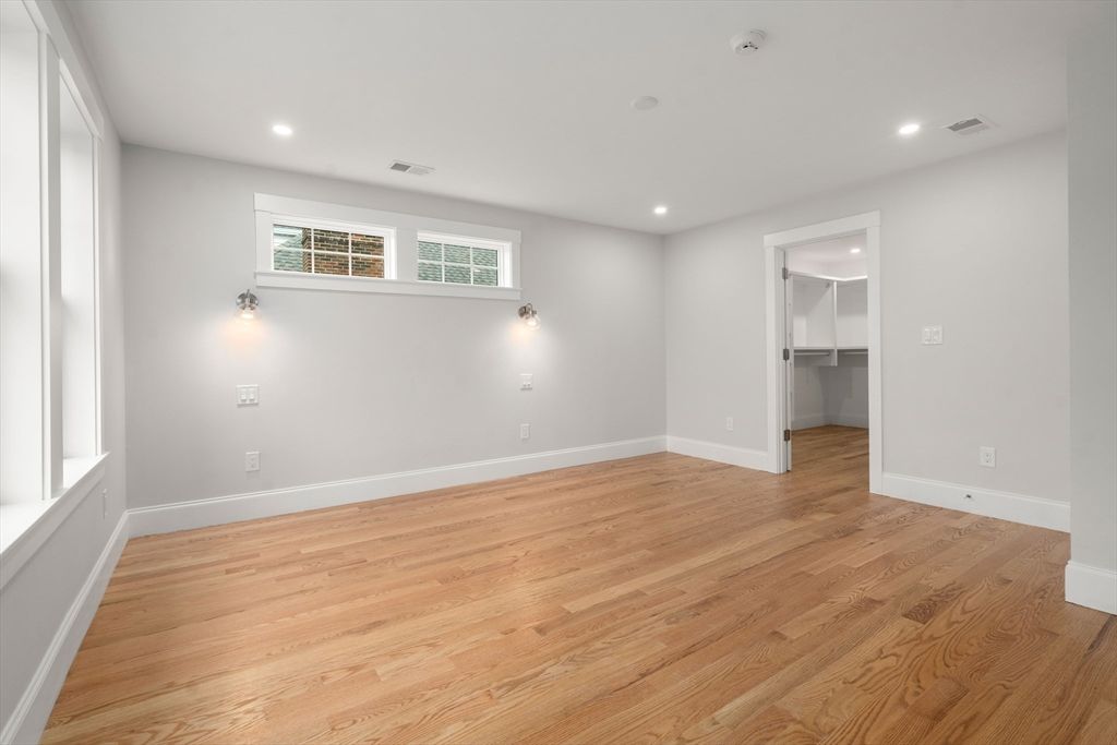 Empty room, Interior, Recessed Lighting, Wood Texture Flooring