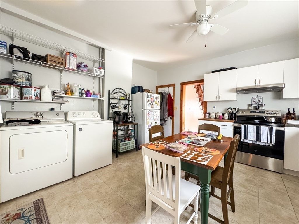Dining room, Interior, Kitchen, Washer