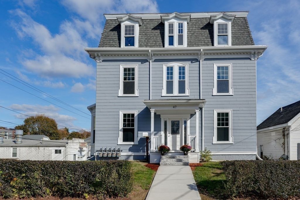 Exterior, Facade, Georgian