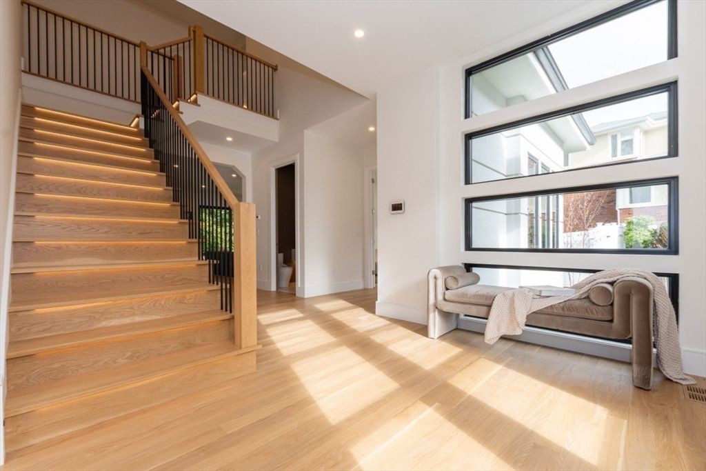 Interior, Recessed Lighting, Wood Texture Flooring