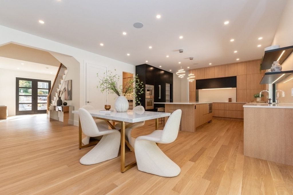 Dining room, Interior, Kitchen, Pendant Lights, Recessed Lighting, Stainless Steel Appliances, Wood Texture Flooring