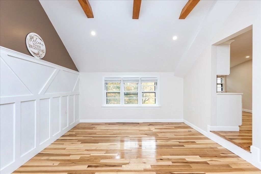 Empty room, Interior, Recessed Lighting, Wooden Beams, Wood Texture Flooring