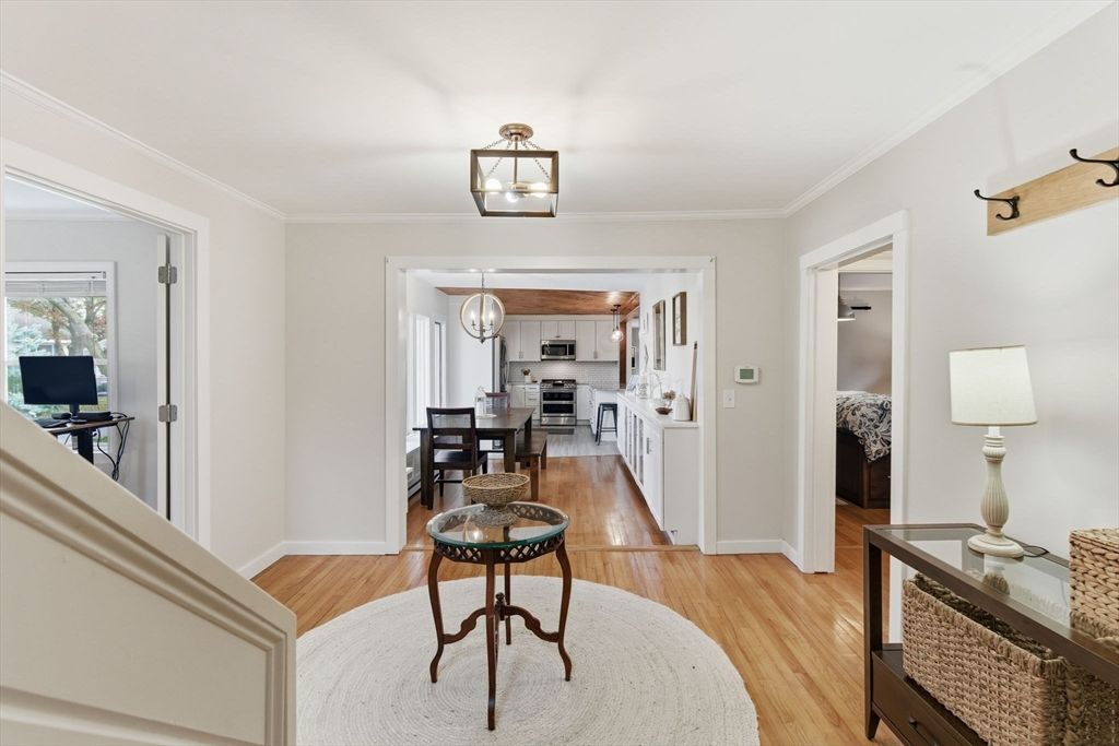 Dining room, Interior, Kitchen, Pendant Lights, Stainless Steel Appliances, Wood Texture Flooring