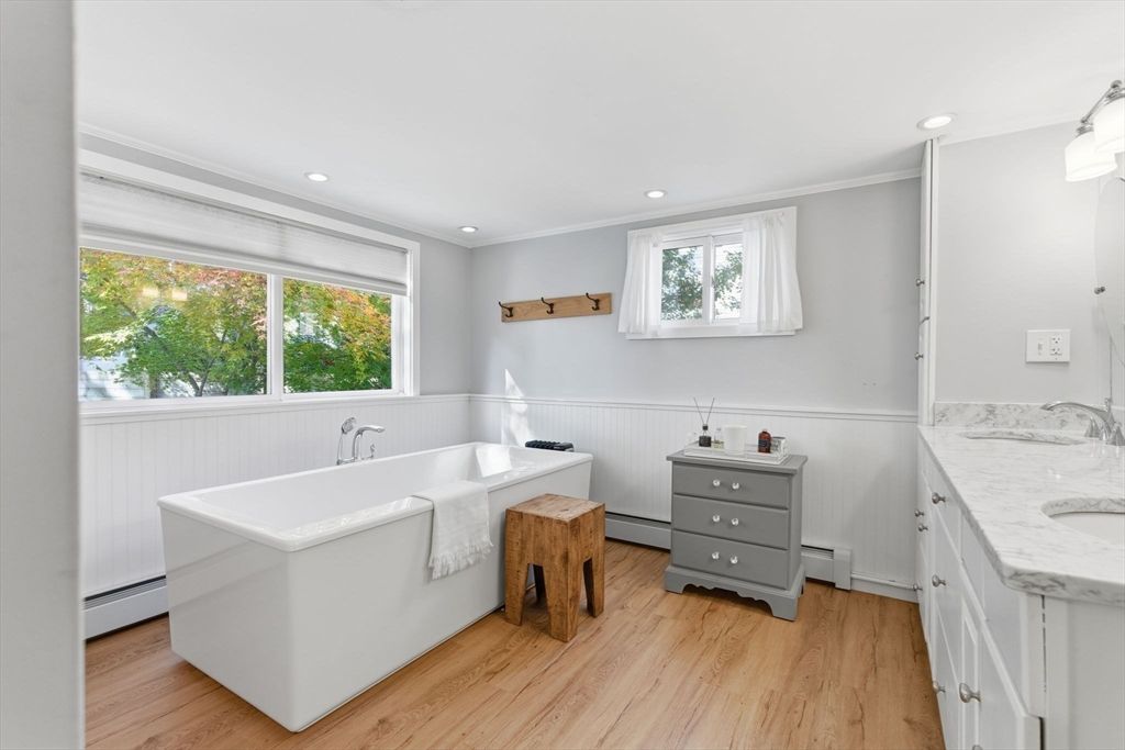 Bathroom, Interior, Recessed Lighting, Wood Texture Flooring