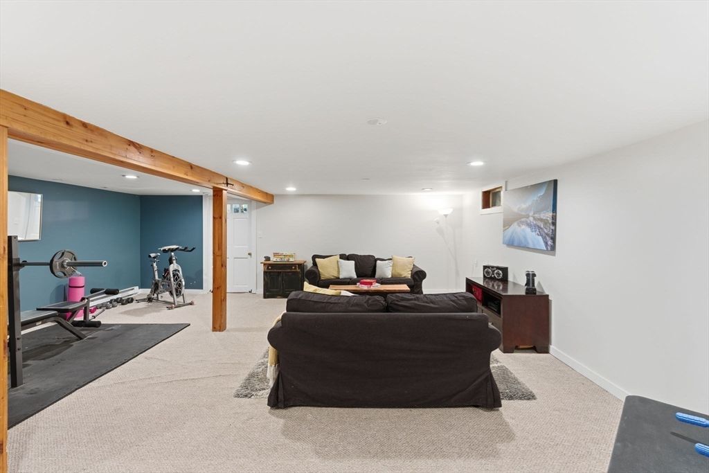 Fitness Equipment, Interior, Living room, Recessed Lighting, Wooden Beams