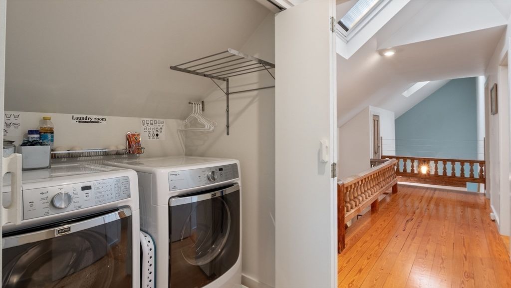 Interior, Utility Closets, Washer, Wood Texture Flooring