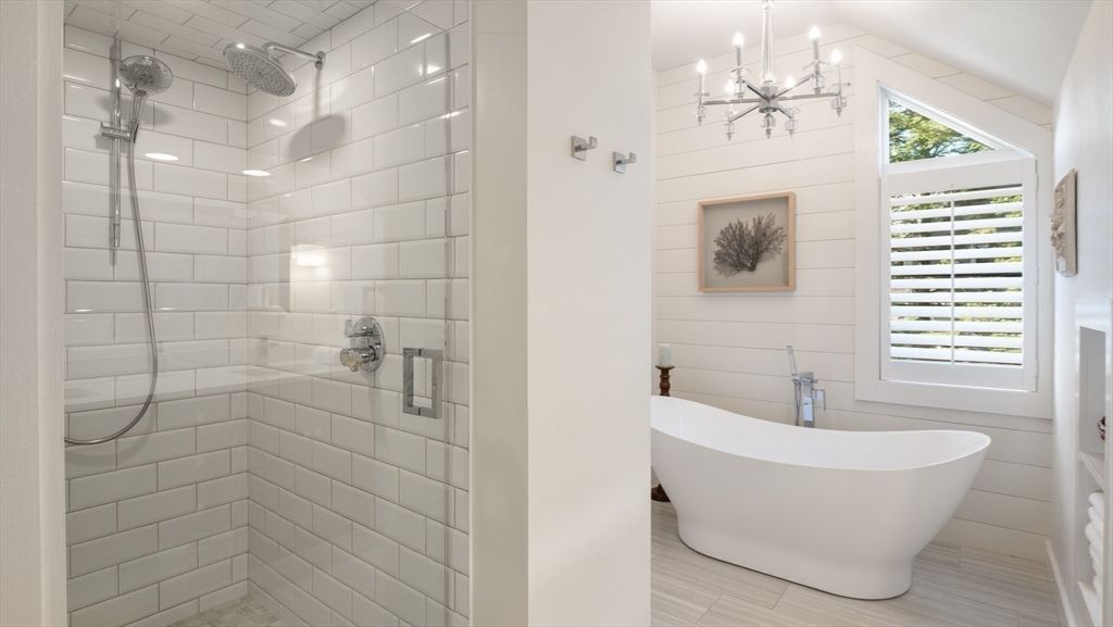 Bathroom, Free Standing Baths, Glass Shower, Interior, Pendant Lights