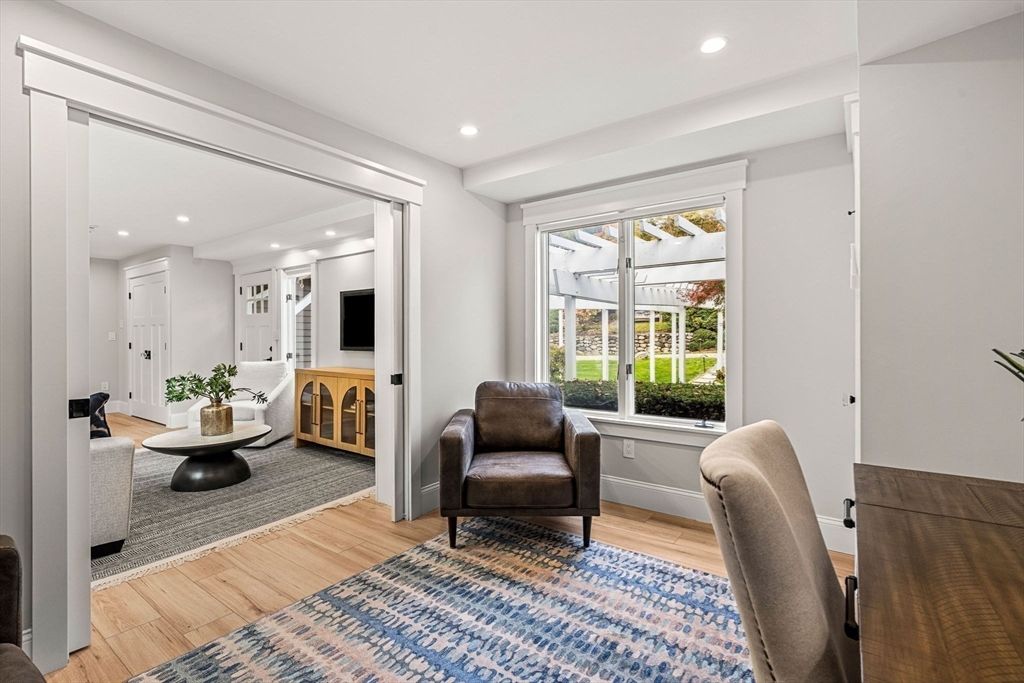 Interior, Recessed Lighting, Wood Texture Flooring