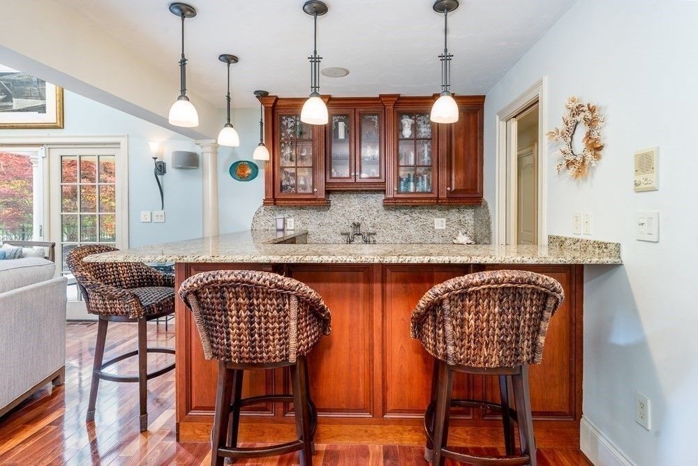 Interior, Pendant Lights, Wood Texture Flooring