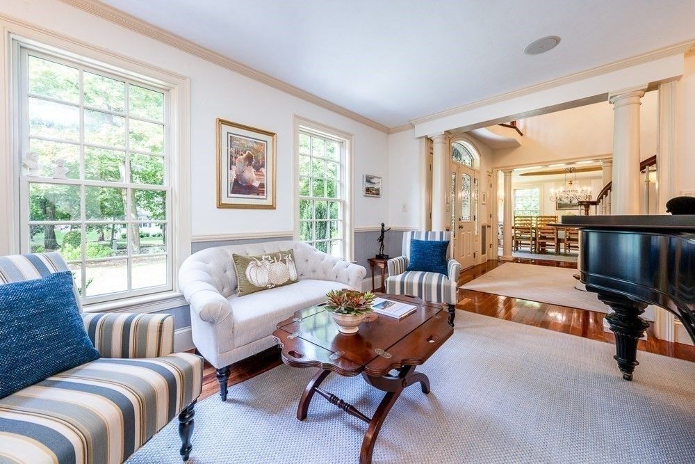 Chandelier, Dining room, Interior, Living room, Wood Texture Flooring
