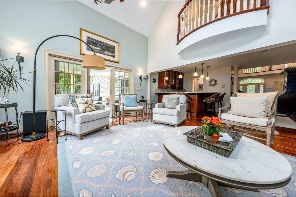 Interior, Kitchen, Living room, Pendant Lights, Recessed Lighting, Wood Texture Flooring