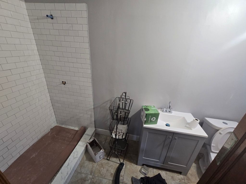 Bathroom, Home Office, Interior