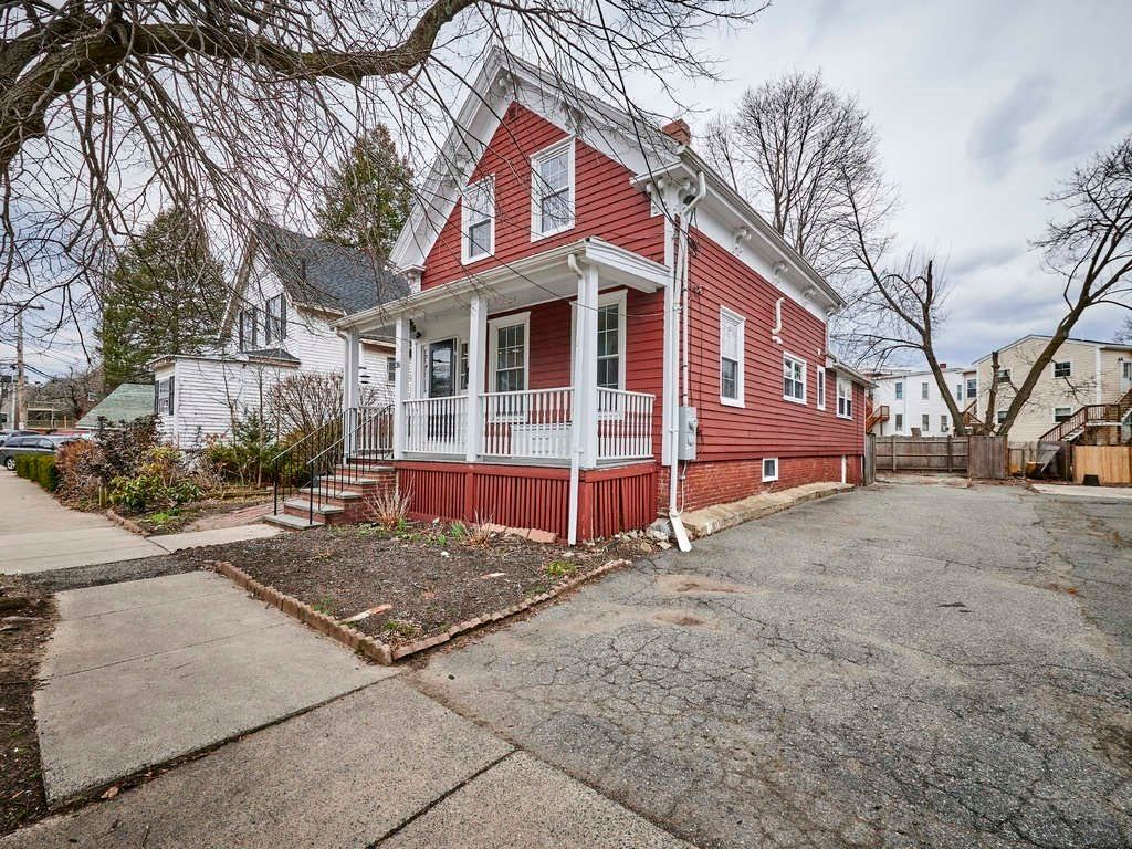 Exterior, Facade, Queen Anne Victorian