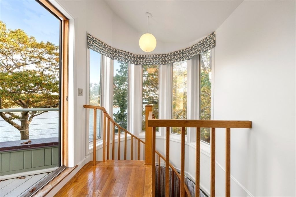 Interior, Pendant Lights, Wood Texture Flooring