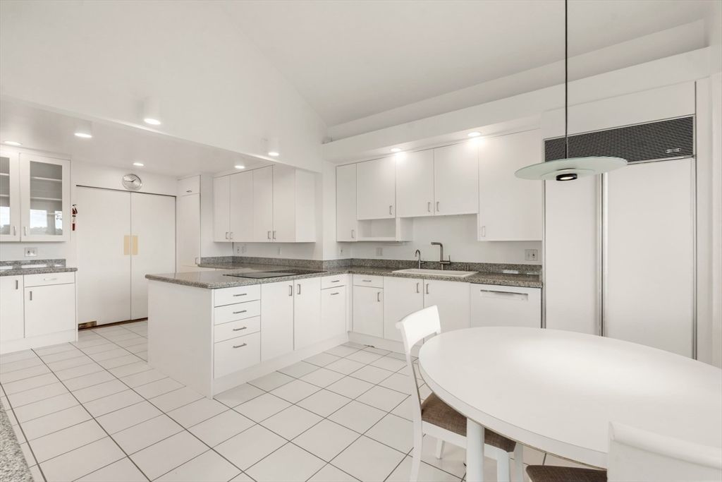 Dining room, Interior, Kitchen, Pendant Lights, Recessed Lighting