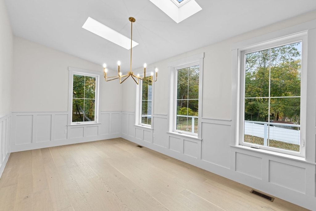 Empty room, Interior, Pendant Lights, Wood Texture Flooring