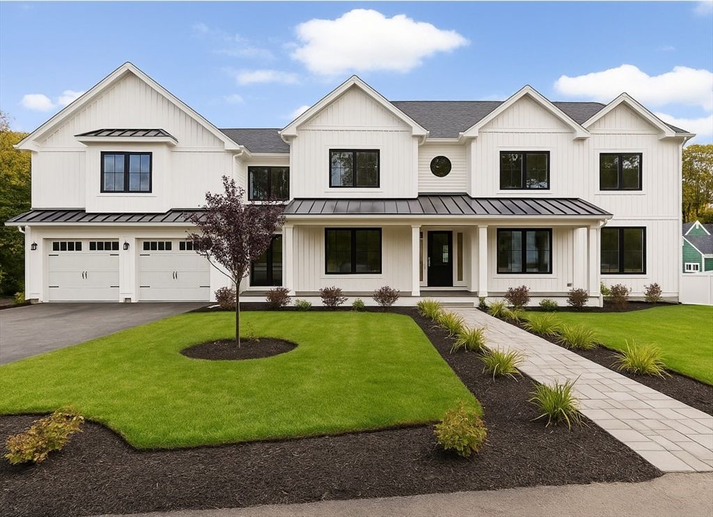 Attached, Exterior, Facade, Farmhouse