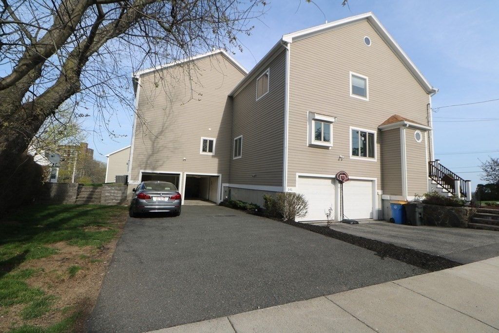 Attached, Exterior, Facade, Rowhouse