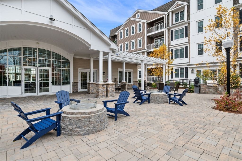 Exterior, Outdoor Kitchen