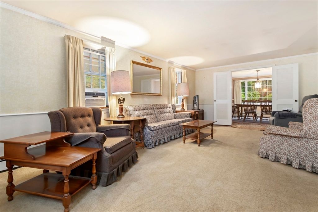 Dining room, Interior, Living room, Pendant Lights