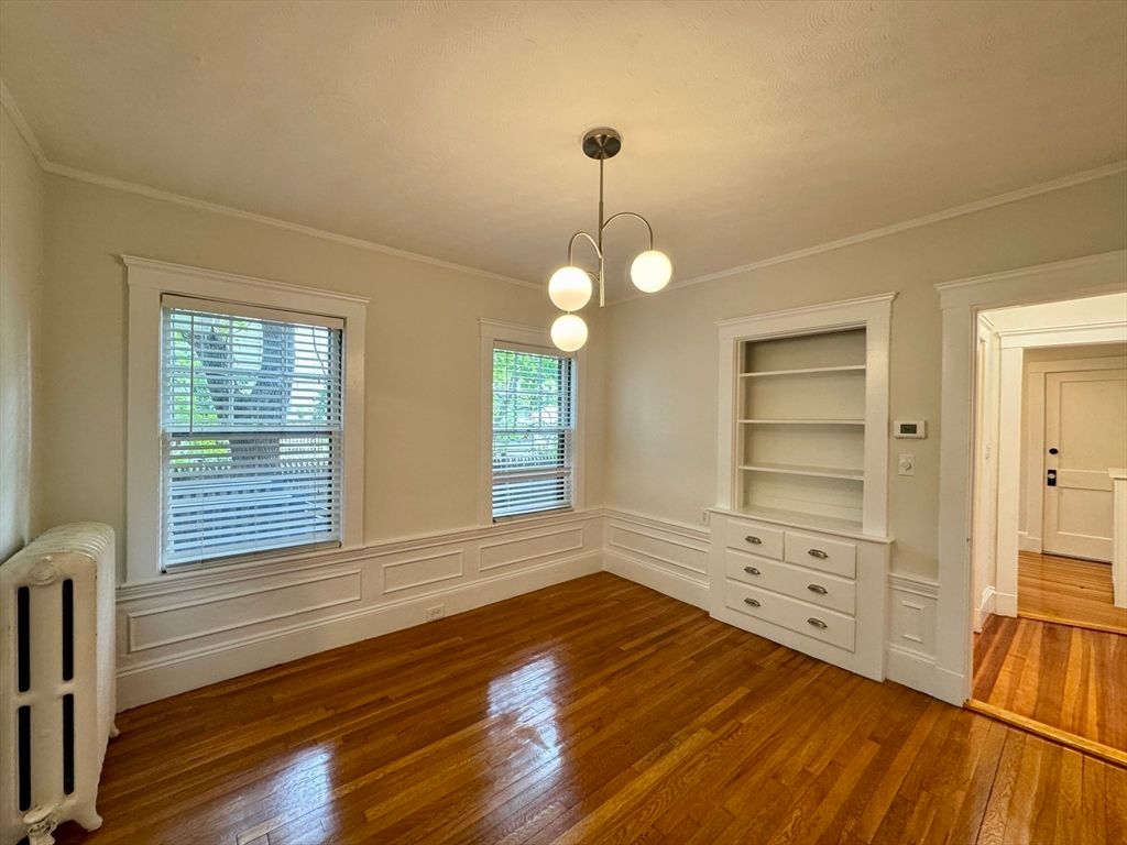 Empty room, Interior, Pendant Lights, Wood Texture Flooring