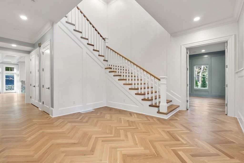 Interior, Recessed Lighting, Wood Texture Flooring
