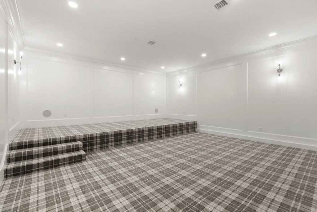 Empty room, Interior, Recessed Lighting