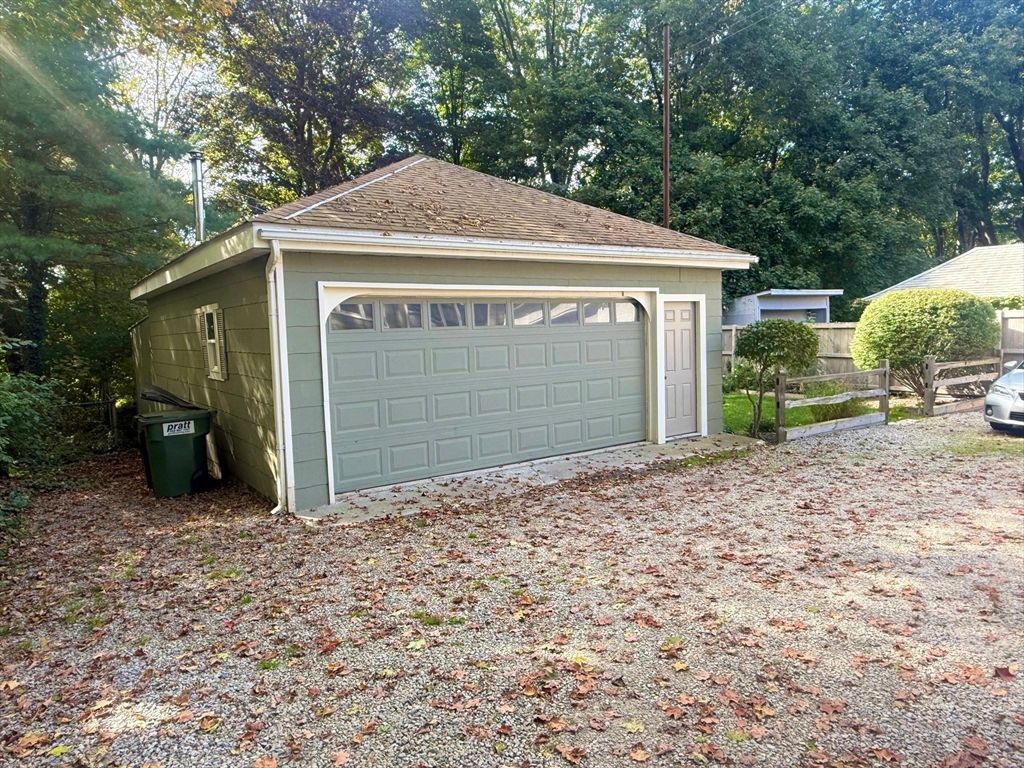 Detached Garage, Exterior