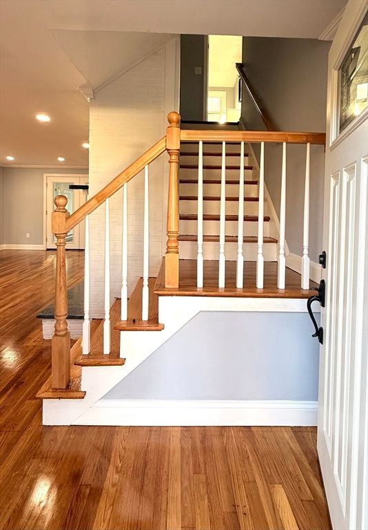 Interior, Recessed Lighting, Wood Texture Flooring